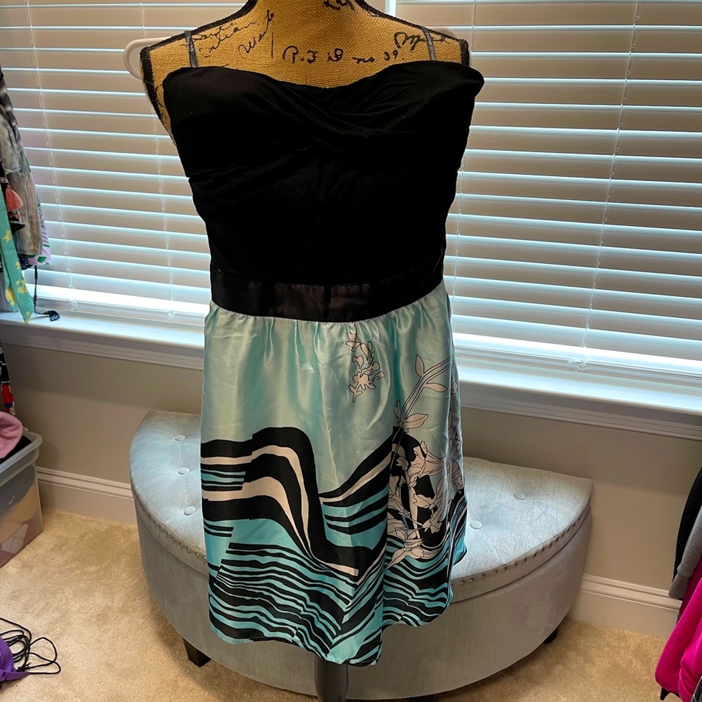 2b Bebe strapless dress M